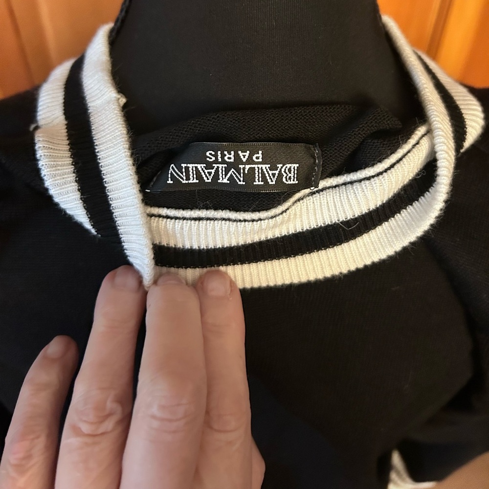 Authentic Balmain intarsia-knit logo jumper. - Picture 9 of 16